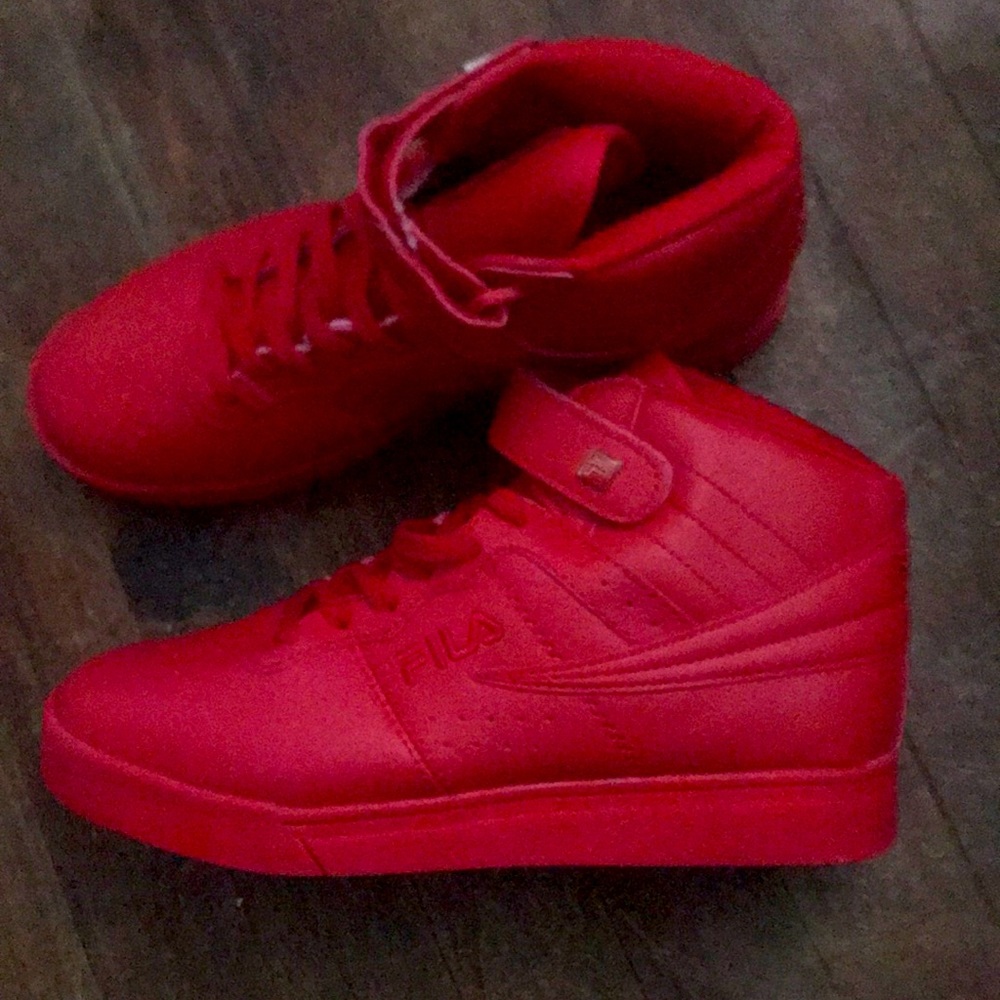 New!! All red filas